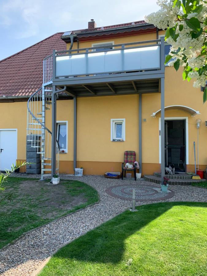 Ferienwohnung Am Schloss Reuterstadt Stavenhagen Экстерьер фото